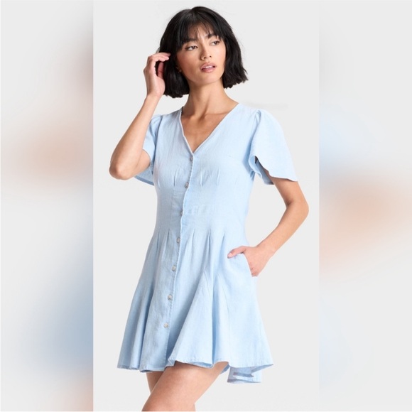 Dresses & Skirts - NWT button front dress